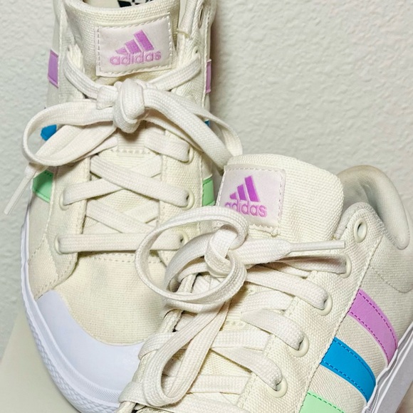 Adidas Bravada 2.0 Platform - Size 8 - Picture 2 of 8